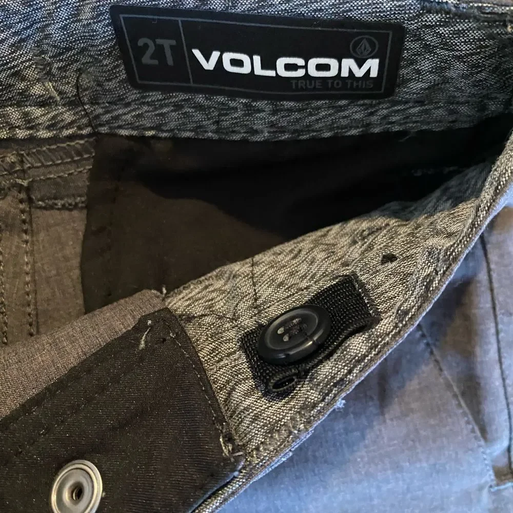 VOLCOM Shorts Toddler Size 2T Gray Flat front Surf Skate Hybrid